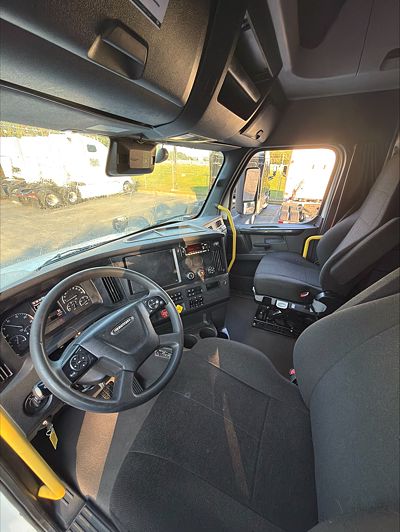 2024 Freightliner CASCADIA 126