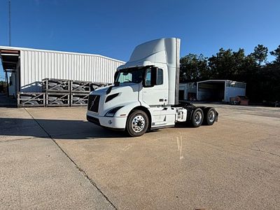 2022 Volvo VNR