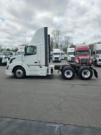 2018 Volvo VNL64T300