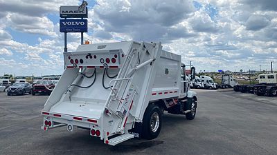 2024 Mack MD642