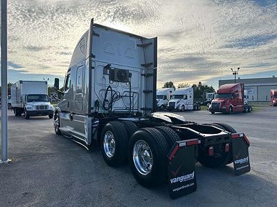 2022 Freightliner CASCADIA 126