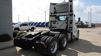 2027 Volvo VNL64T300