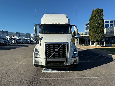 2023 Volvo VNL64T760