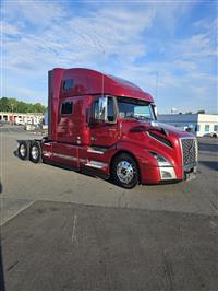 2022 Volvo VNL64T860