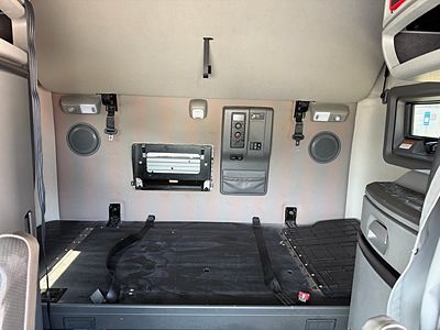 2024 Volvo VNL64T740