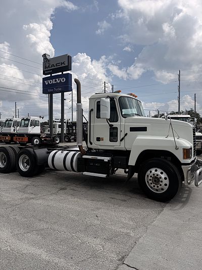 2020 Mack Pinnacle