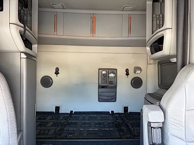 2023 Volvo VNL64T740