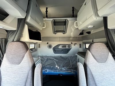 2027 Volvo VNL64T860