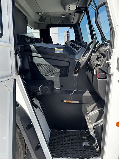 2025 Mack LR64