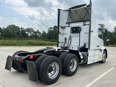 2020 Volvo VNR64T400