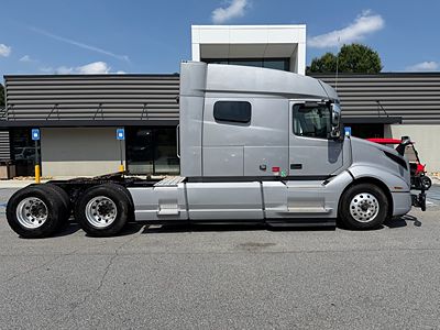 2024 Volvo VNL64T740
