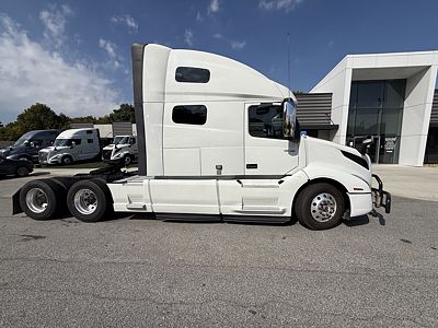 2020 Volvo VNL64T760