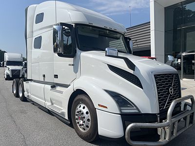 2021 Volvo VNL64T760