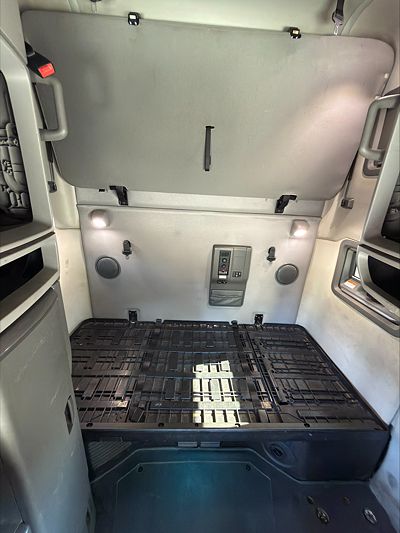 2020 Volvo VNL64T760