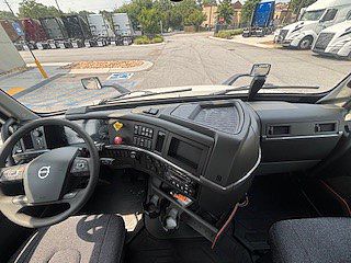 2026 Volvo VNR64T300