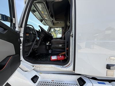 2020 Volvo VNL64T760
