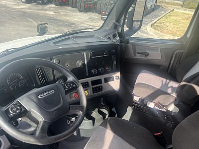 2021 Freightliner CASCADIA 125