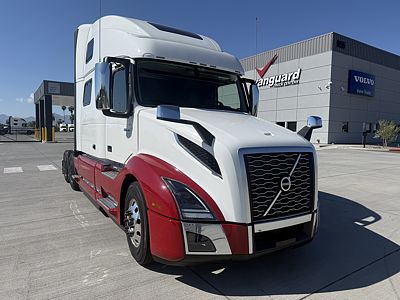2025 Volvo VNL64T860