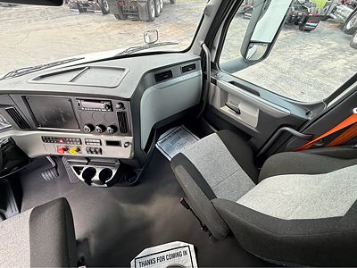 2022 Freightliner CASCADIA 126