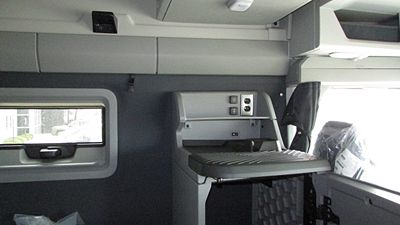 2027 Volvo VNL64T860