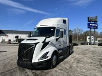 2025 Volvo VNL64T660