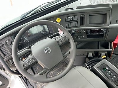 2026 Volvo VHD64B300
