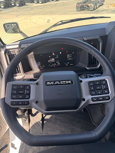 2026 Mack PIONEER 64T