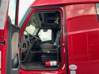 2025 Volvo VNL64T660