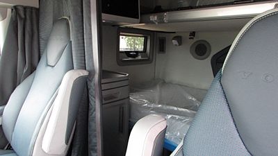 2027 Volvo VNL840