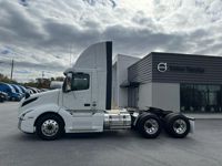 2025 Volvo VNL64T300