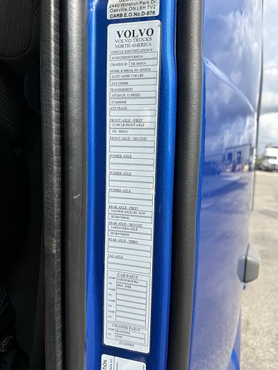 2022 Volvo VNL64T760