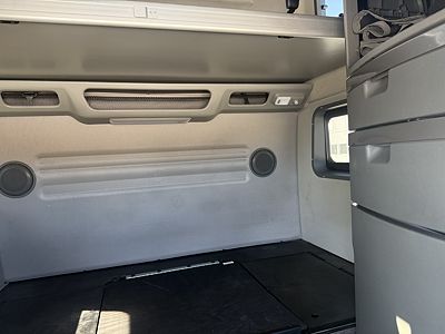 2024 Volvo VNL64T860