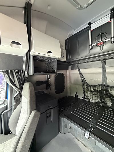 2021 Freightliner CASCADIA 126