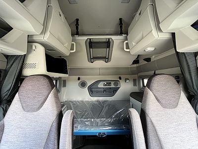 2027 Volvo VNL64T860