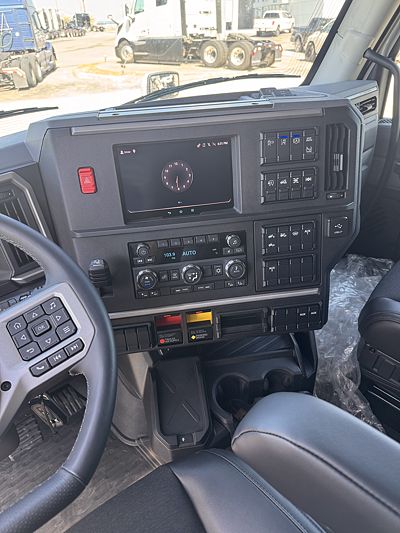 2026 Mack PIONEER 64T
