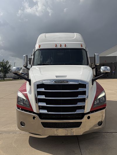 2023 Freightliner CASCADIA 126