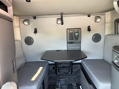 2024 Volvo VNL64T760