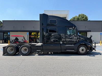 2023 Volvo VNL64T860