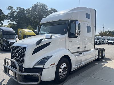 2021 Volvo VNL64T760