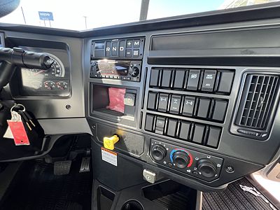 2026 Mack PINNACLE 64R