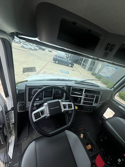 2027 Mack MD642