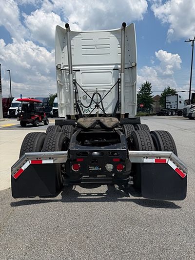 2019 Volvo VNL64T860