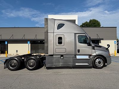 2022 Freightliner CASCADIA 126