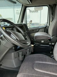 2019 Volvo VNL64T760