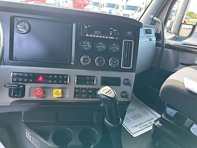 2022 Freightliner CASCADIA 126