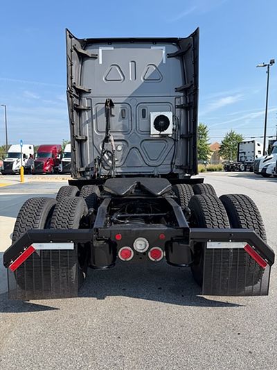 2022 Freightliner CASCADIA 126