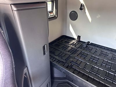 2022 Volvo VNL64T760