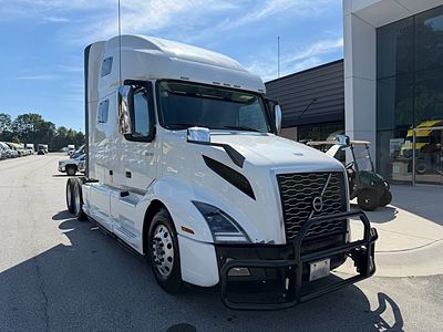 2021 Volvo VNL64T760