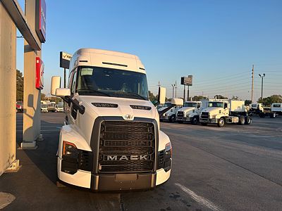 2026 Mack PIONEER 64T