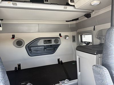 2026 Volvo VNL64T860
